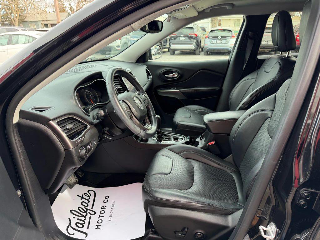 used 2019 Jeep Cherokee car