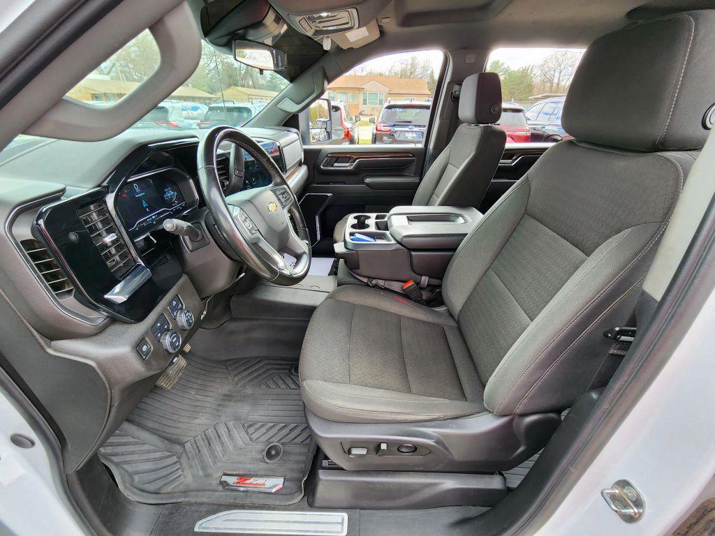 used 2024 Chevrolet Silverado 2500 car, priced at $42,990