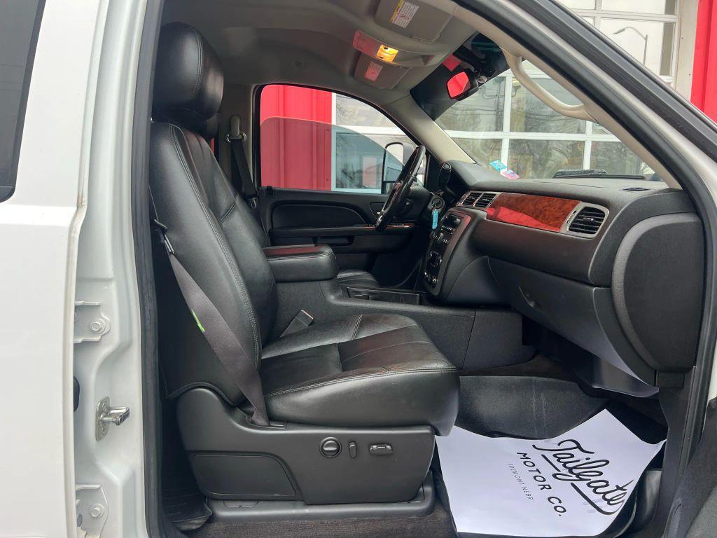 used 2013 GMC Sierra 2500 car, priced at $19,900