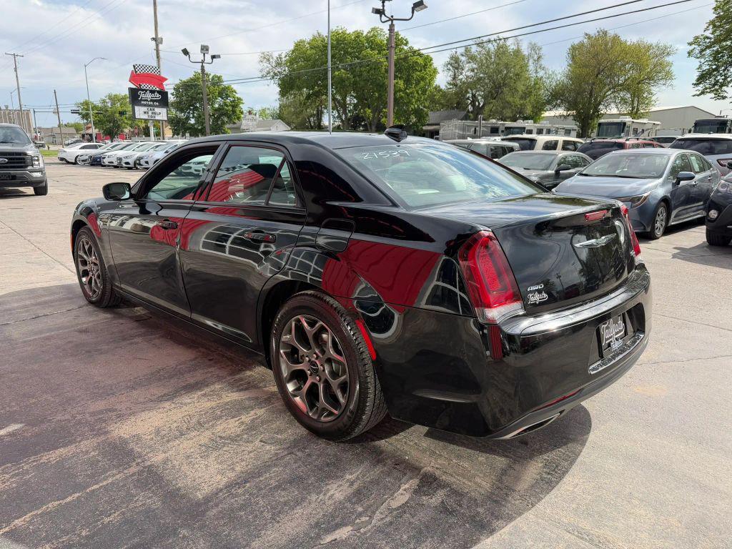 used 2017 Chrysler 300 car