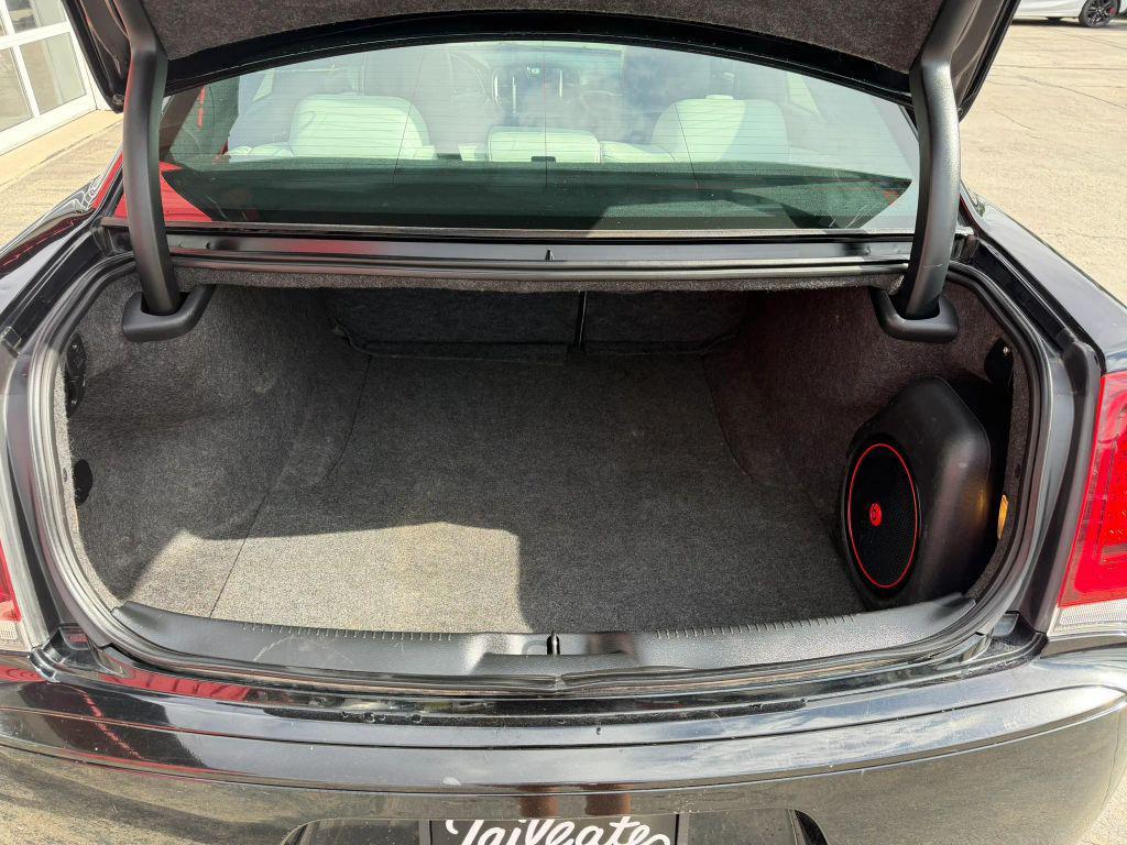 used 2017 Chrysler 300 car