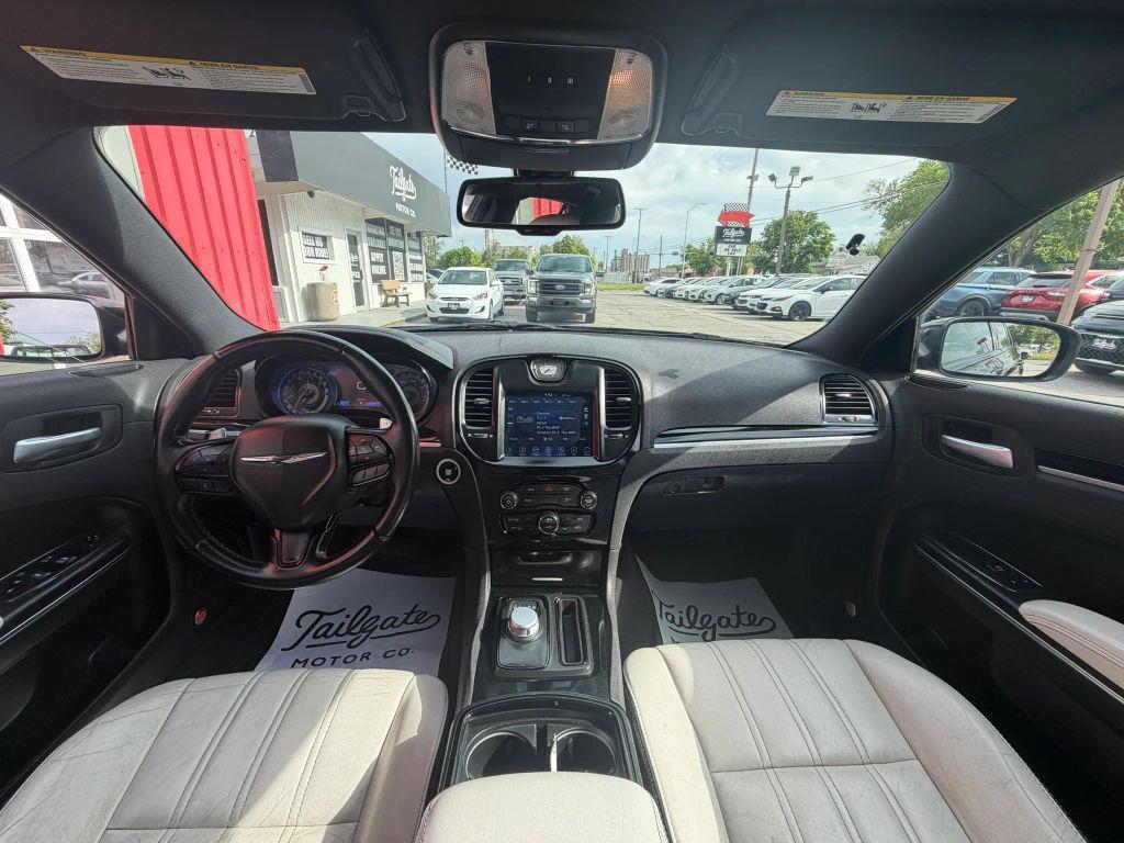 used 2017 Chrysler 300 car