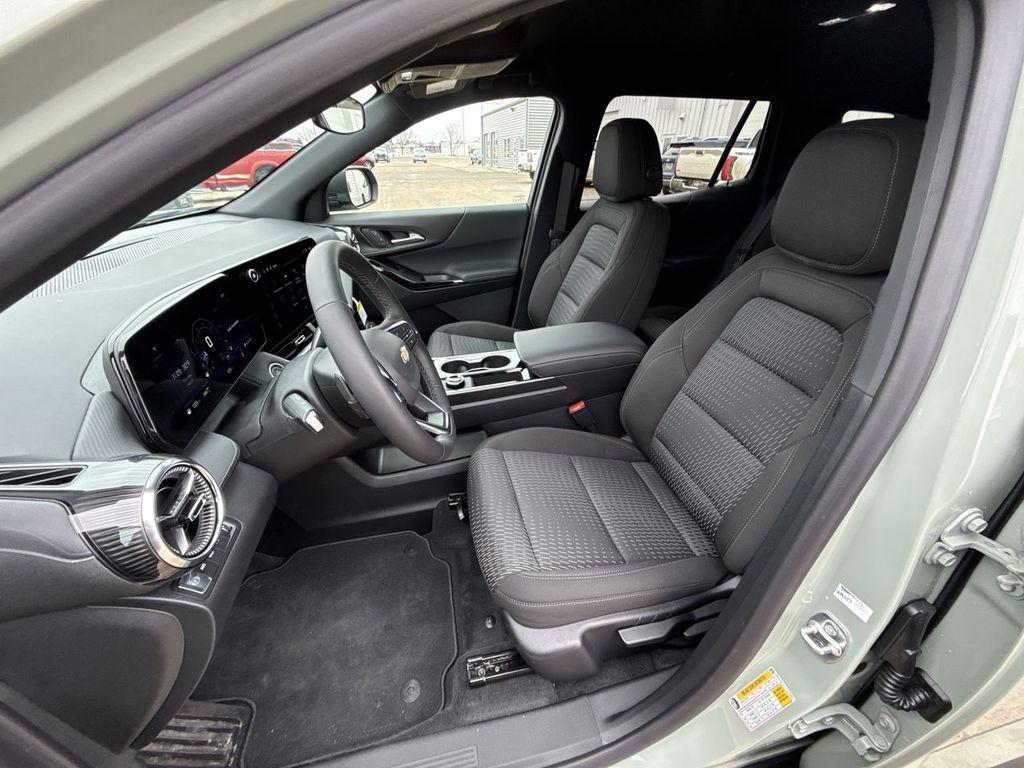 new 2026 Chevrolet Equinox car, priced at $32,395