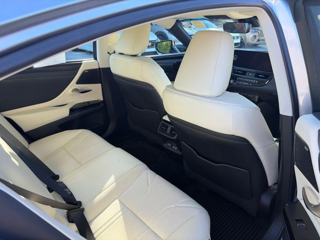 used 2022 Lexus ES 350 car, priced at $41,250