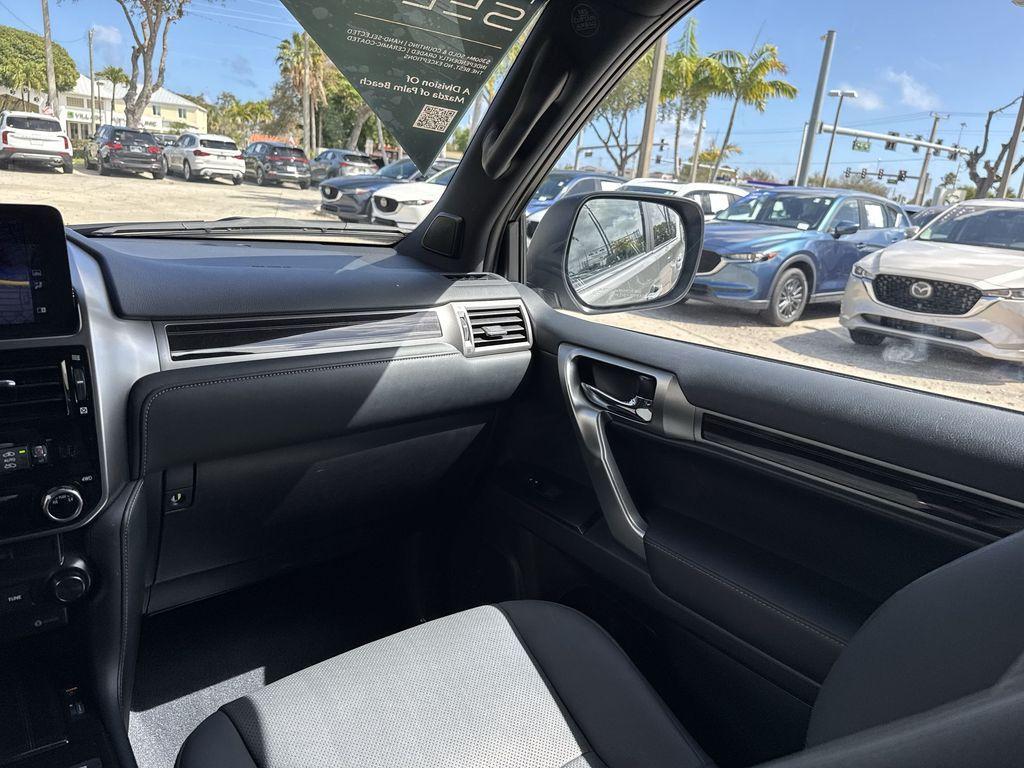 used 2023 Lexus GX 460 car, priced at $53,978