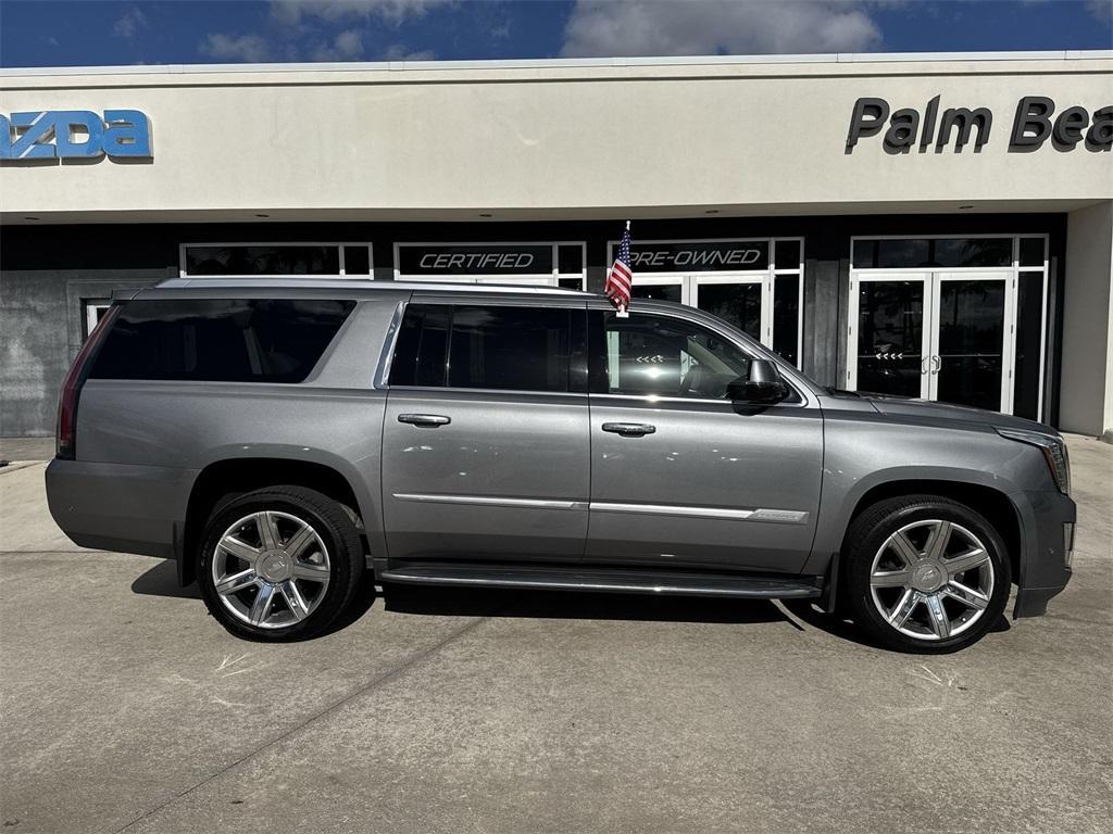 used 2020 Cadillac Escalade ESV car, priced at $26,988