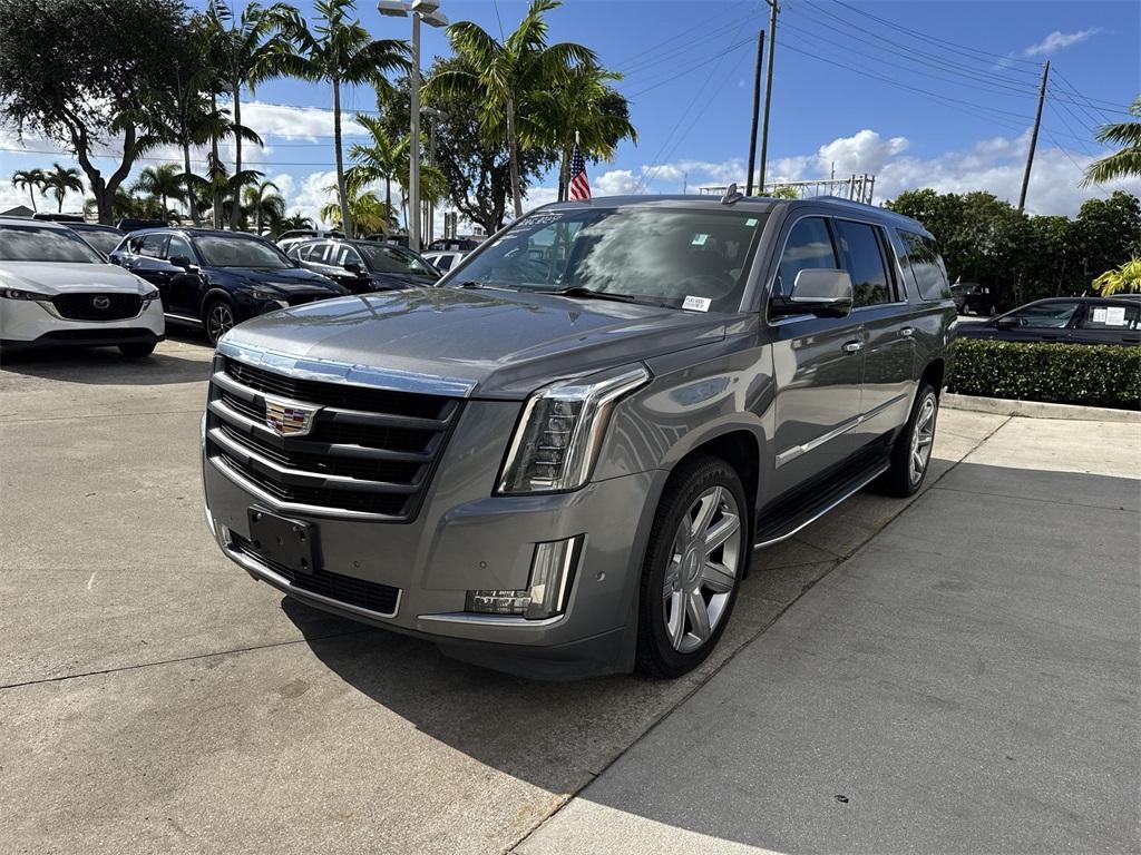 used 2020 Cadillac Escalade ESV car, priced at $26,988