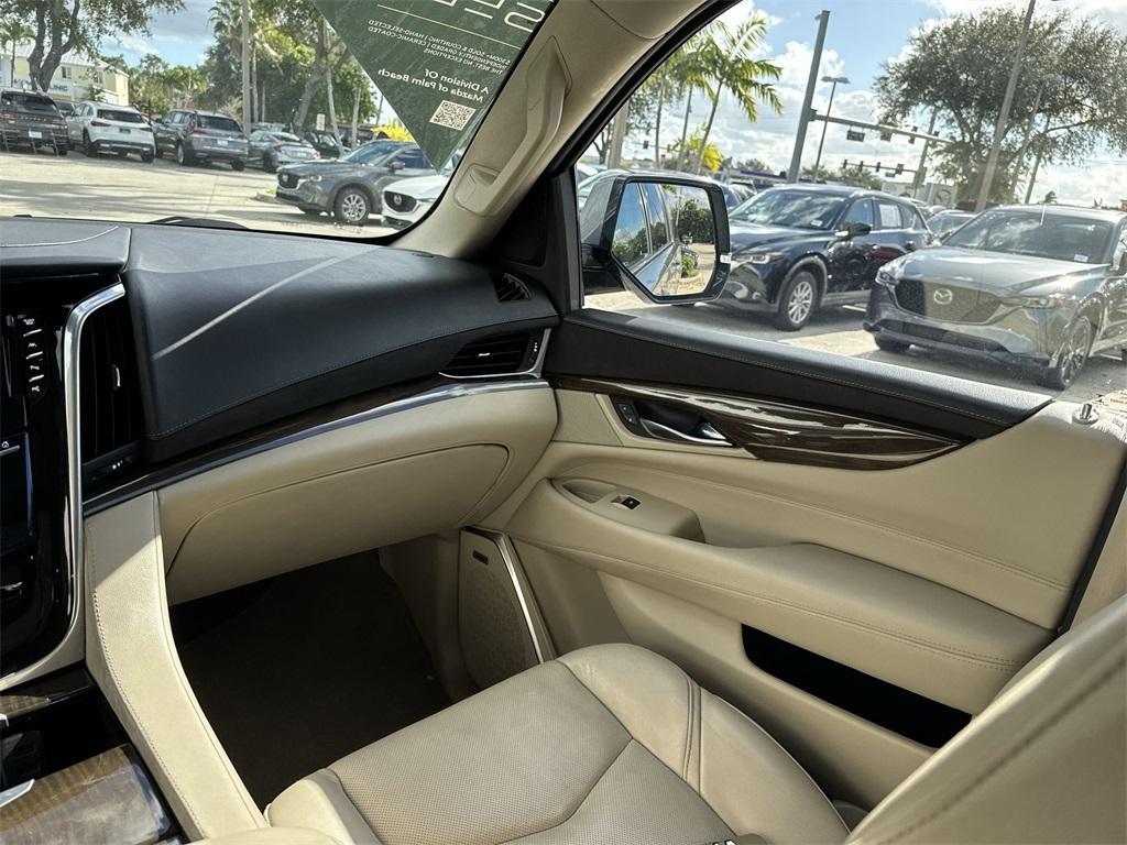 used 2020 Cadillac Escalade ESV car, priced at $26,988