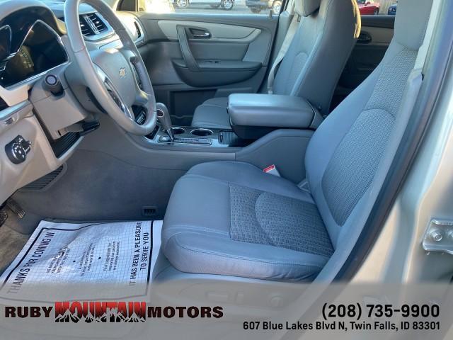 used 2015 Chevrolet Traverse car, priced at $10,999