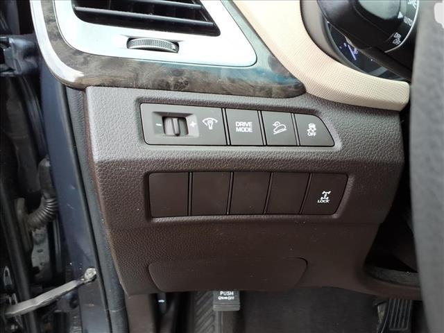 used 2018 Hyundai Santa Fe Sport car, priced at $13,995