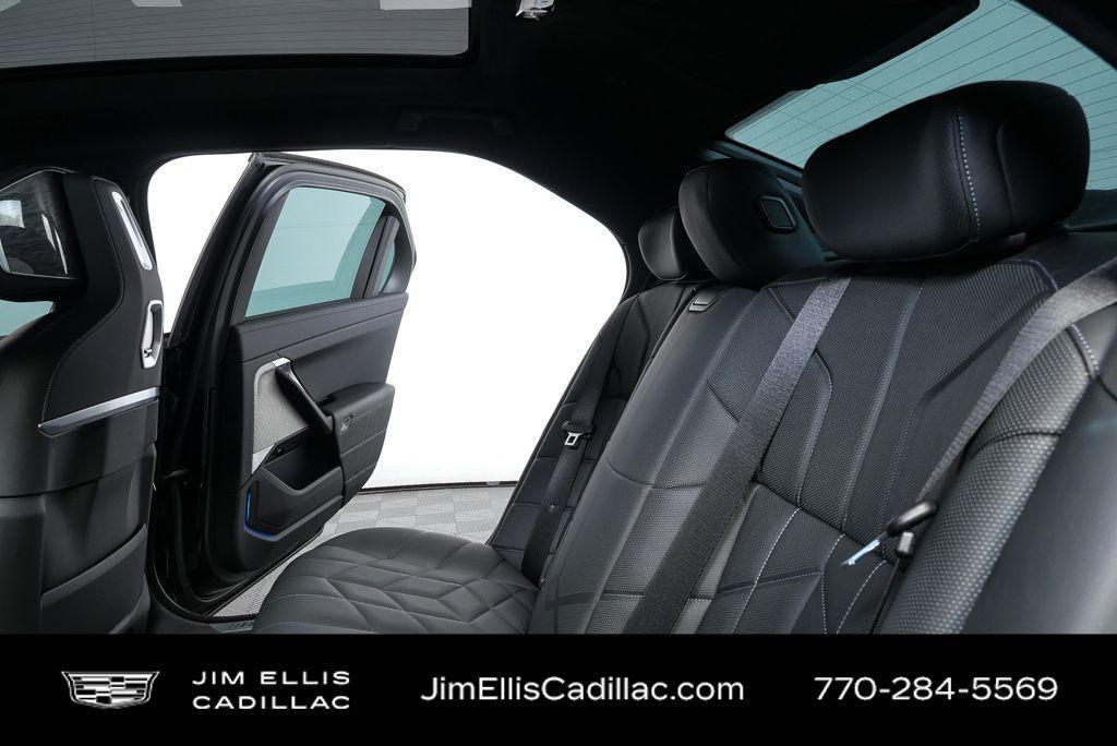 used 2023 BMW 760 car