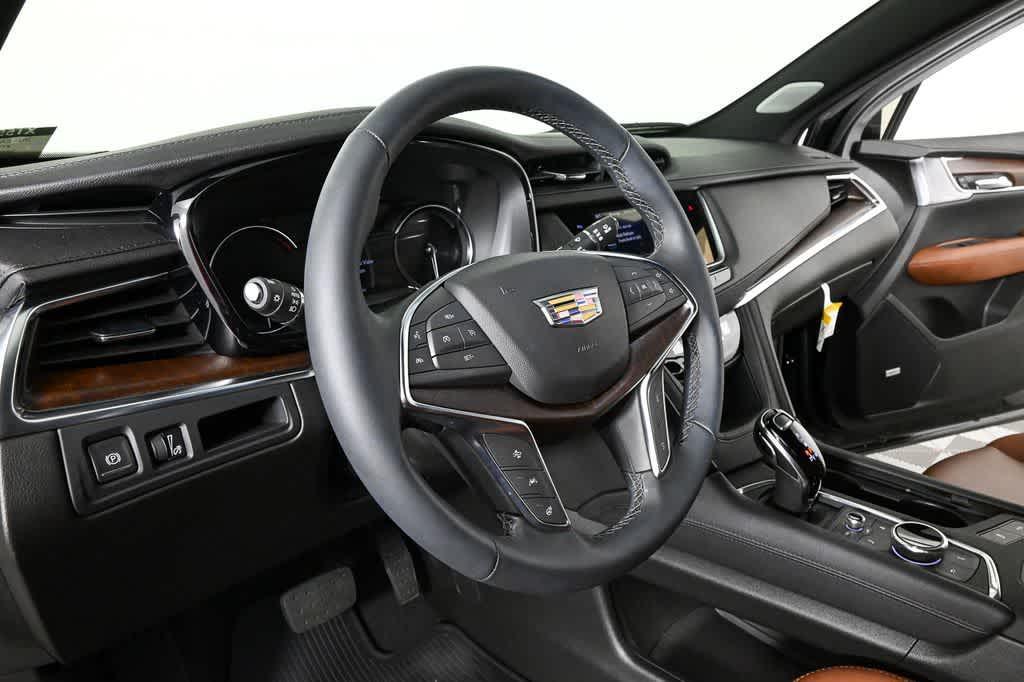 new 2025 Cadillac XT5 car, priced at $53,964