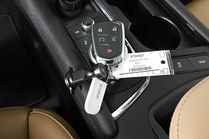 new 2025 Cadillac XT6 car, priced at $71,515