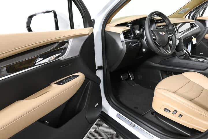 new 2025 Cadillac XT6 car, priced at $71,515