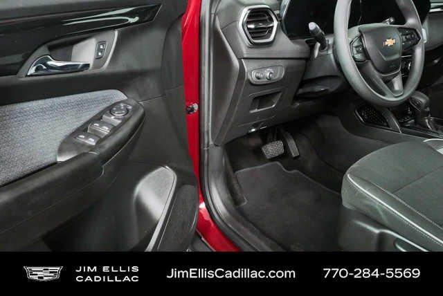 used 2025 Chevrolet TrailBlazer car, priced at $23,106