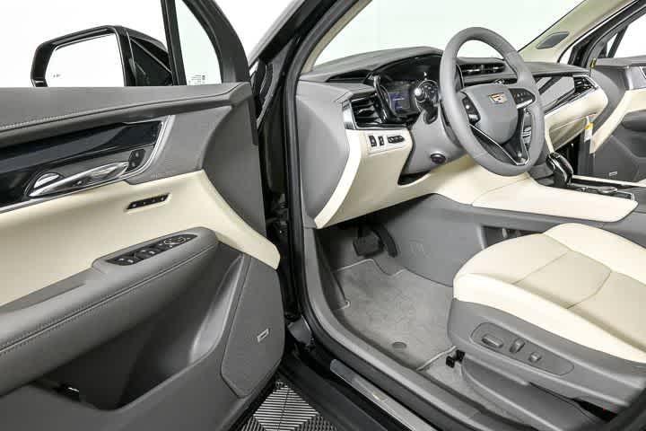 new 2025 Cadillac XT6 car, priced at $53,815