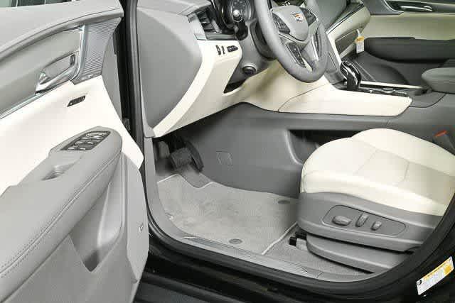 new 2025 Cadillac XT5 car, priced at $52,690