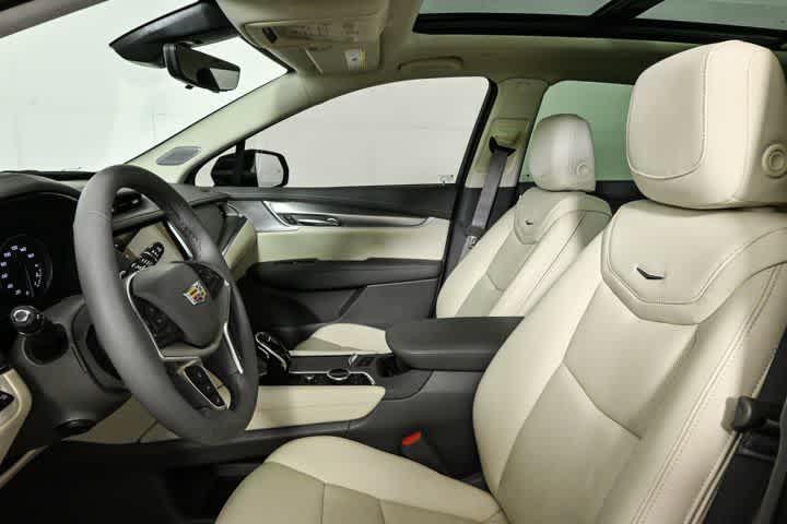 new 2025 Cadillac XT5 car, priced at $56,585