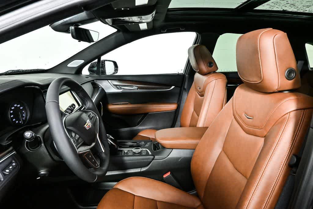 new 2024 Cadillac XT5 car, priced at $48,160
