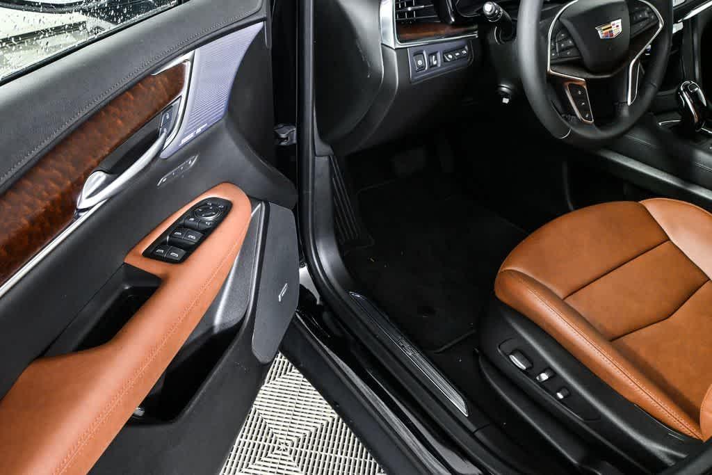 new 2024 Cadillac XT5 car, priced at $48,160