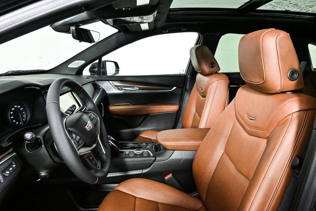 new 2024 Cadillac XT5 car, priced at $49,660