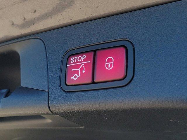 used 2021 Mercedes-Benz GLB 250 car, priced at $26,500