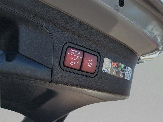 new 2026 Mercedes-Benz GLE 580 car, priced at $104,105