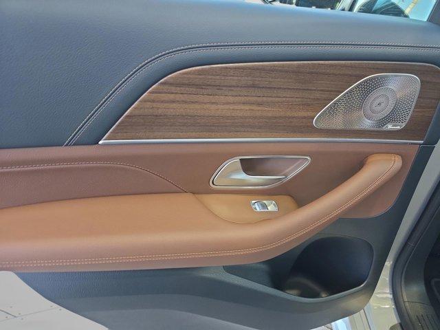 new 2026 Mercedes-Benz GLE 580 car, priced at $104,105