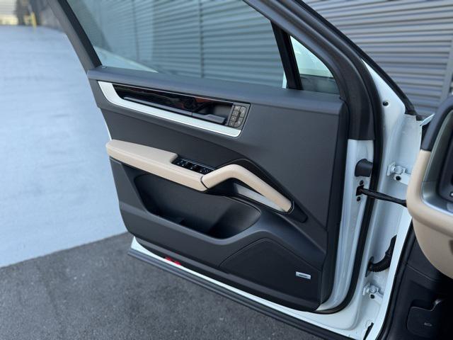 new 2025 Porsche Cayenne car, priced at $123,085