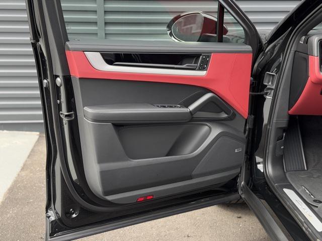 new 2025 Porsche Cayenne car, priced at $112,005