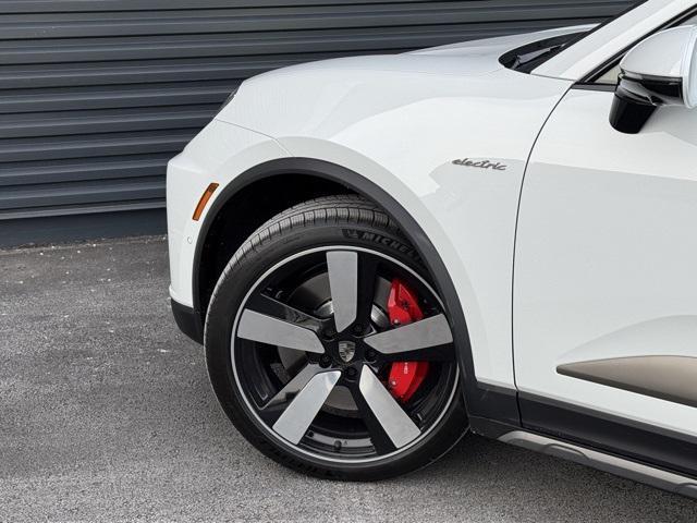 new 2025 Porsche Macan car, priced at $140,075