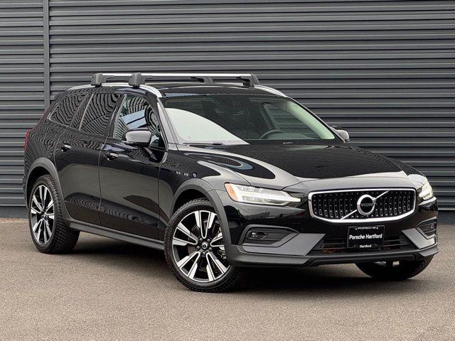used 2021 Volvo V60 Cross Country car, priced at $28,786