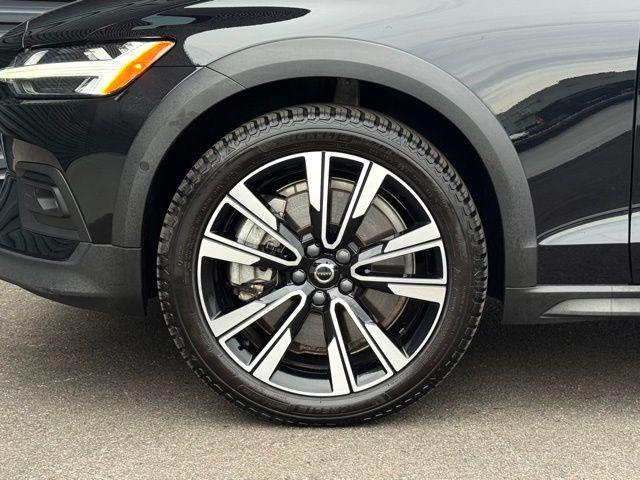 used 2021 Volvo V60 Cross Country car, priced at $28,786