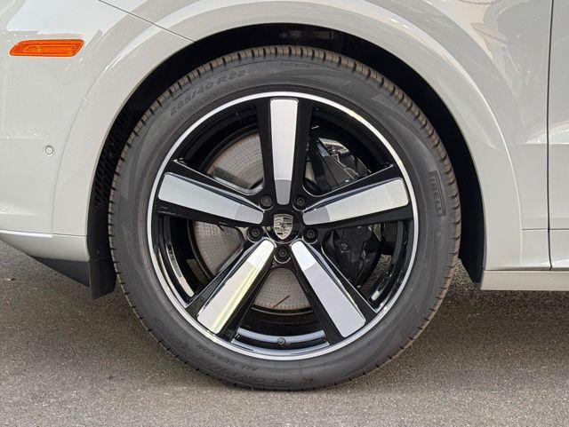 new 2025 Porsche Cayenne car, priced at $202,335