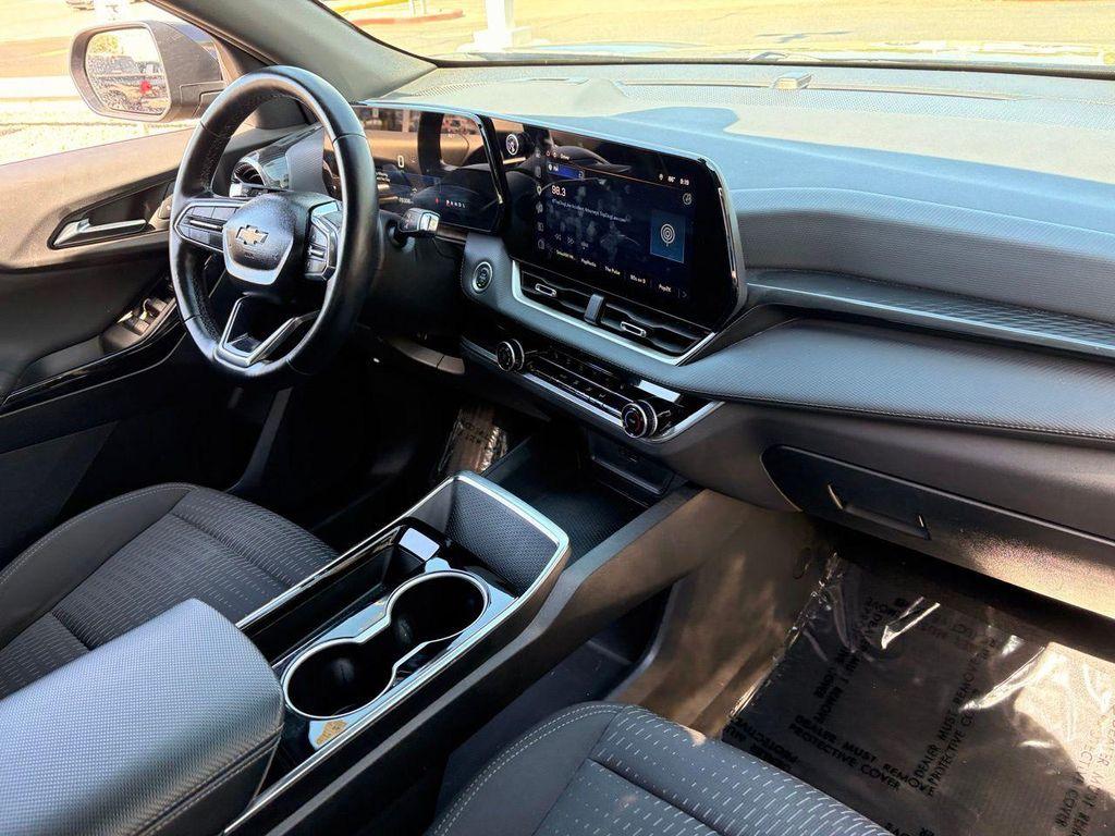 used 2025 Chevrolet Equinox car, priced at $25,536