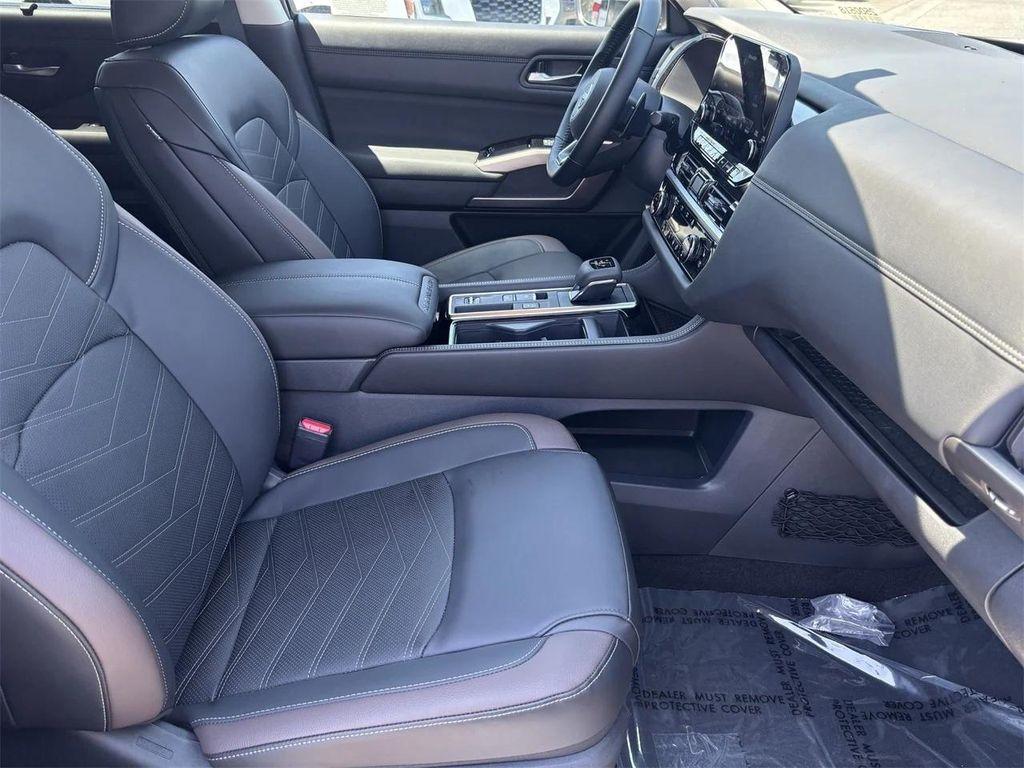new 2025 Nissan Pathfinder car, priced at $41,754