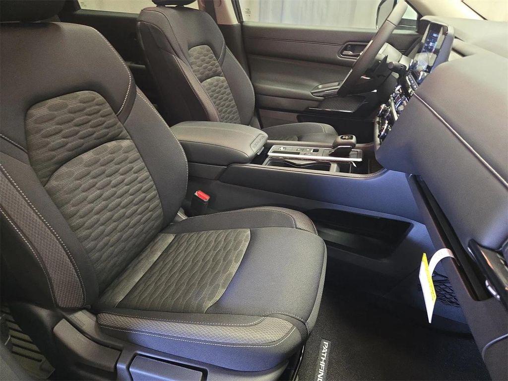 new 2025 Nissan Pathfinder car, priced at $34,850