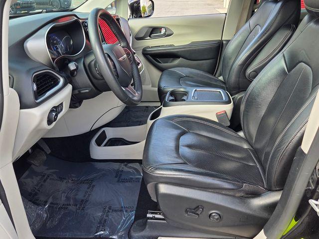 used 2022 Chrysler Pacifica car, priced at $21,184