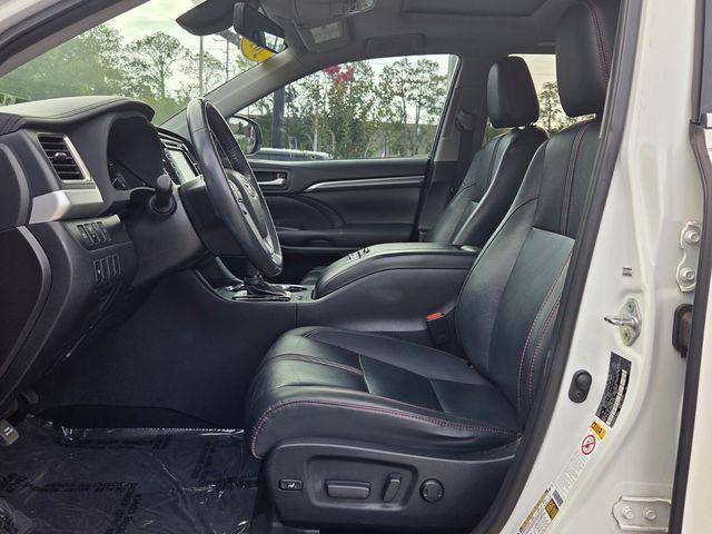 used 2019 Toyota Highlander car, priced at $23,884