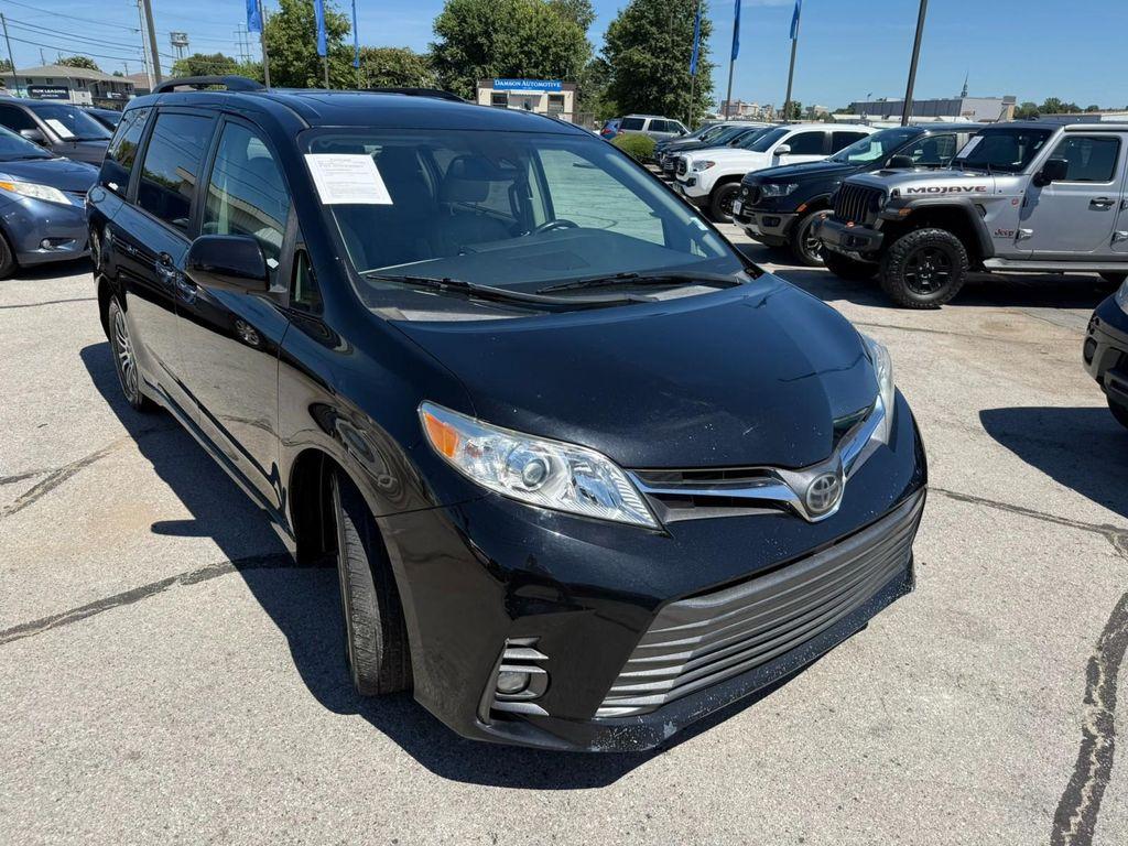 2018 Midnight Black Metallic Toyota Sienna