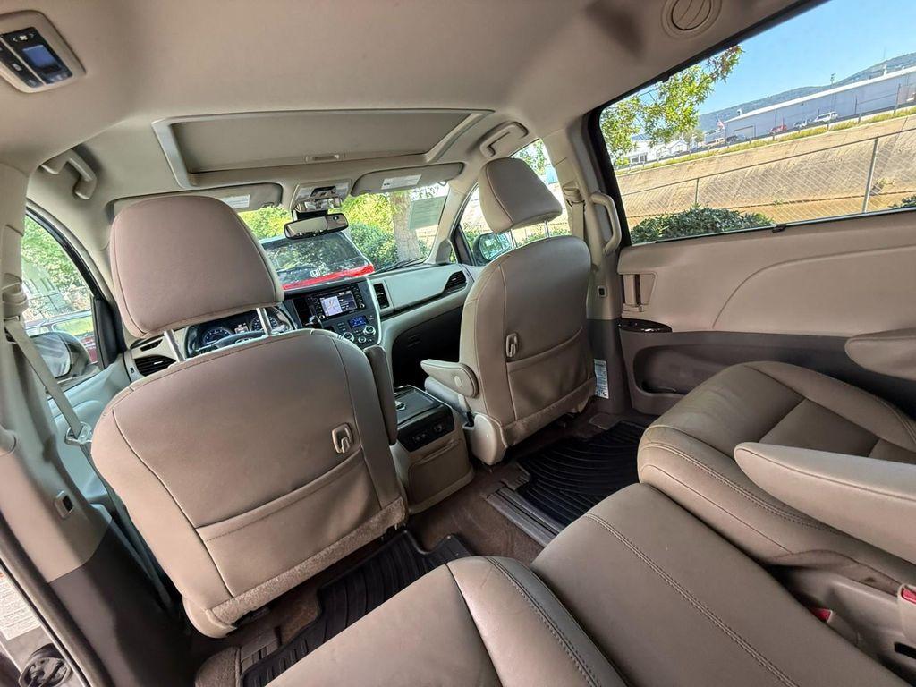 2018 Midnight Black Metallic Toyota Sienna