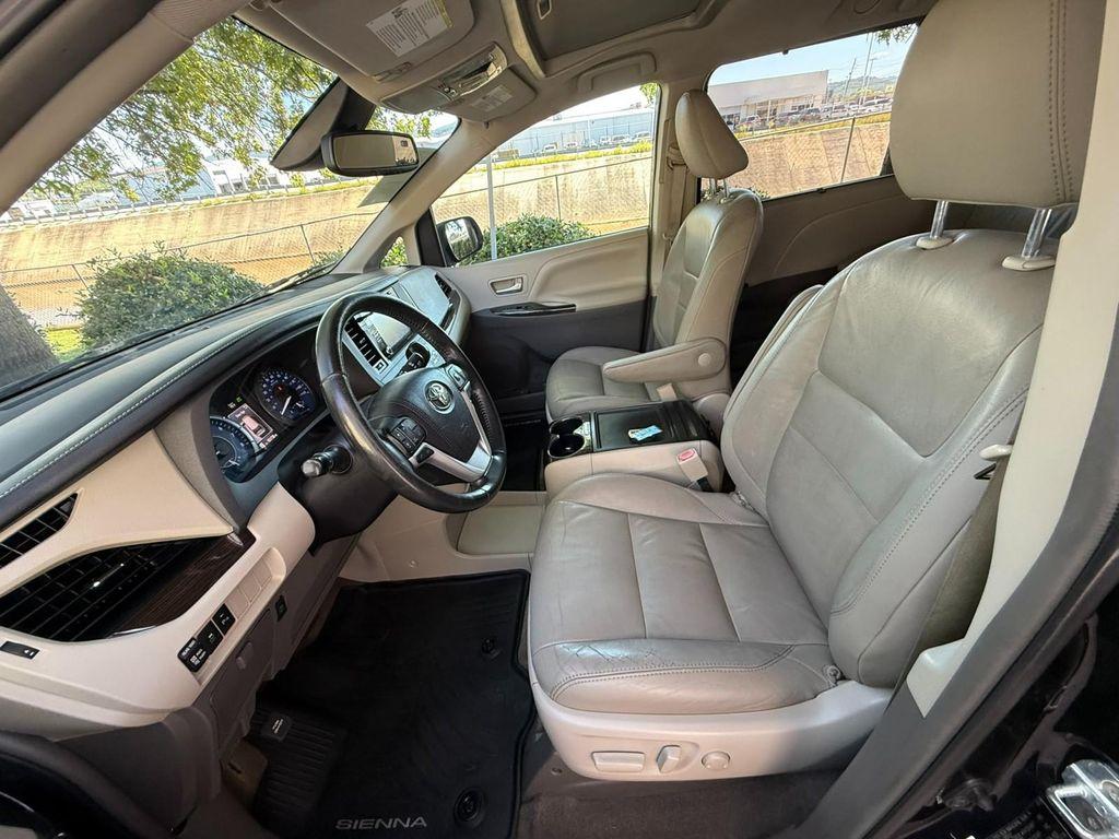 2018 Midnight Black Metallic Toyota Sienna