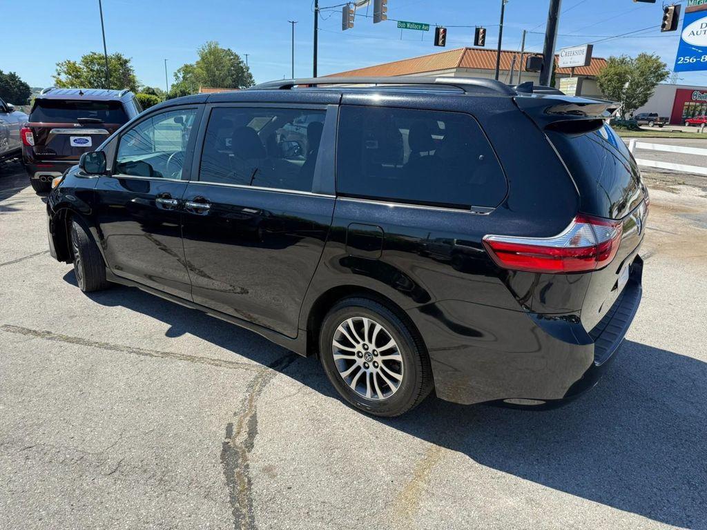 2018 Midnight Black Metallic Toyota Sienna