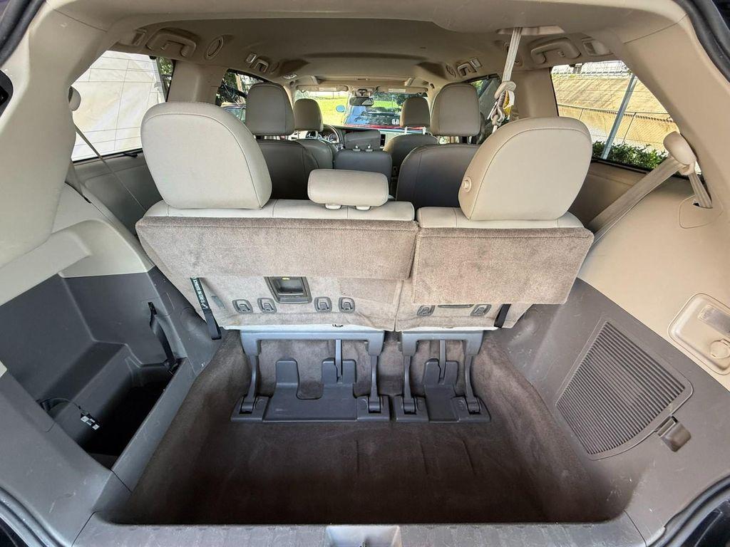 2018 Midnight Black Metallic Toyota Sienna