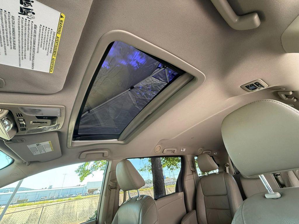 2018 Midnight Black Metallic Toyota Sienna