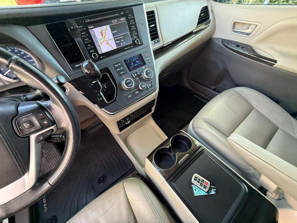 2018 Midnight Black Metallic Toyota Sienna