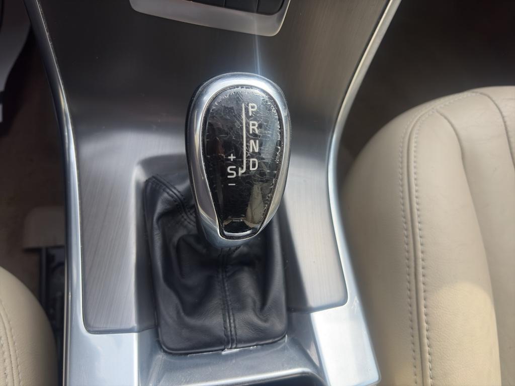 used 2015 Volvo XC60 car, priced at $11,657