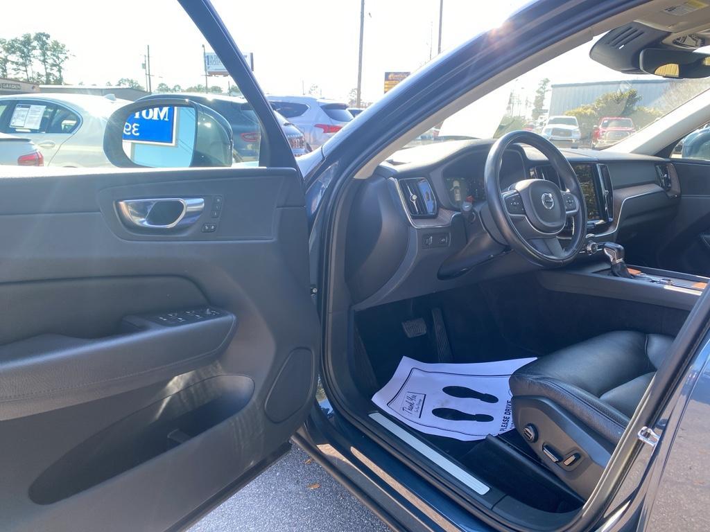 used 2021 Volvo XC60 car, priced at $16,995