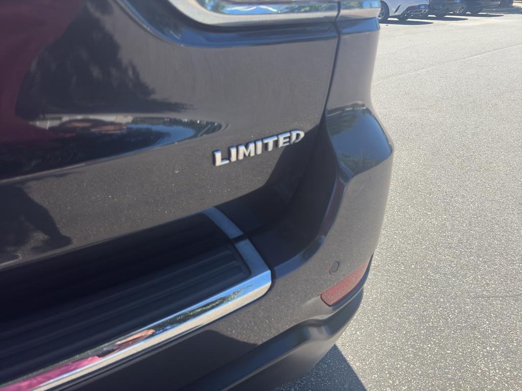 used 2014 Jeep Grand Cherokee car, priced at $12,400