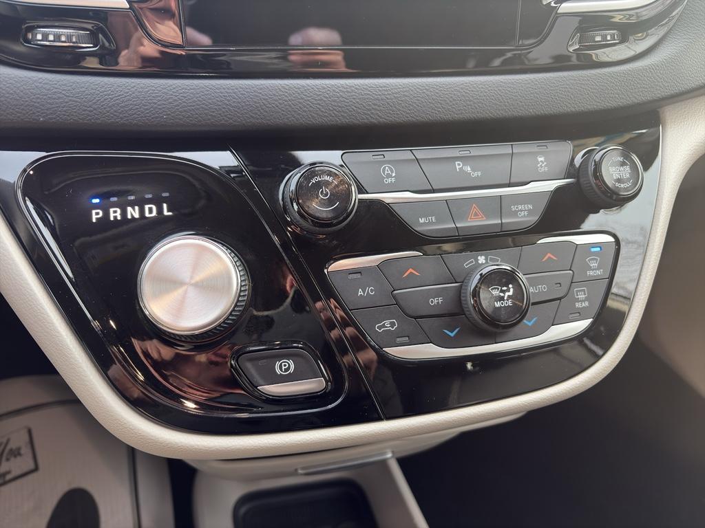 used 2018 Chrysler Pacifica car, priced at $13,800